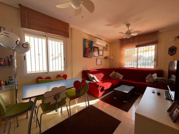 Casa independiente en calle Sevilla