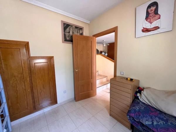 Casa independiente en calle Sevilla