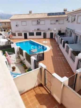 Chalet adosado en calle Escritor Vintila Horia