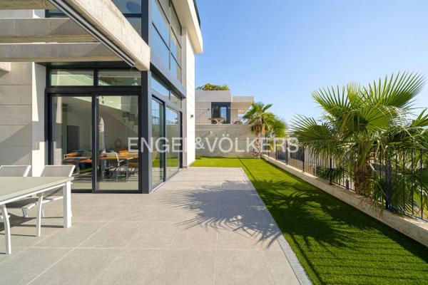 Casa independiente en calle Mariola, 1