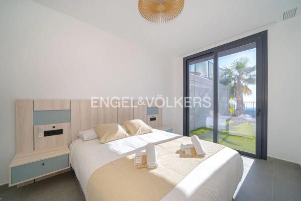 Casa independiente en calle Mariola, 1