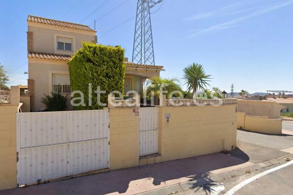Casa independiente en calle Sevilla