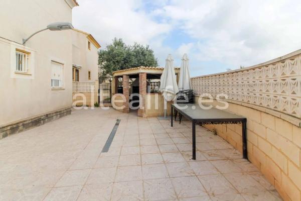 Casa independiente en calle Sevilla