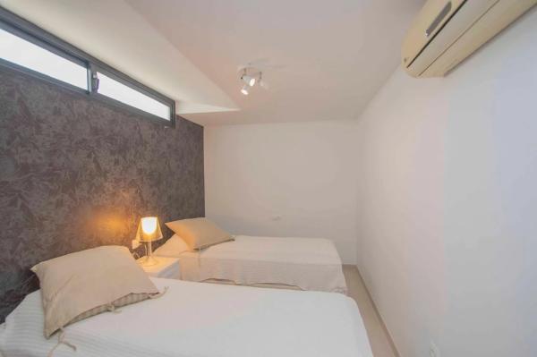 Casa independiente en calle Venecia