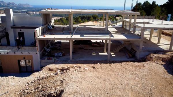 Chalet pareado en avenida Baronia de Polop, 15