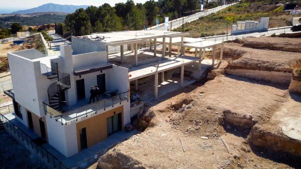 Chalet pareado en avenida Baronia de Polop, 15