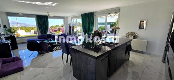 Casa independiente en calle Roma