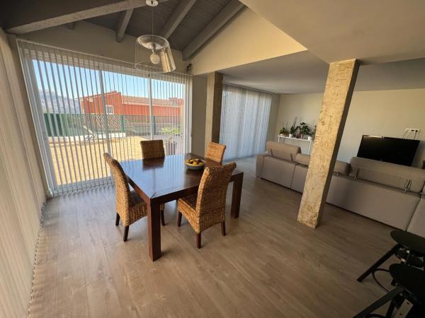 Chalet pareado en avenida Ponoig