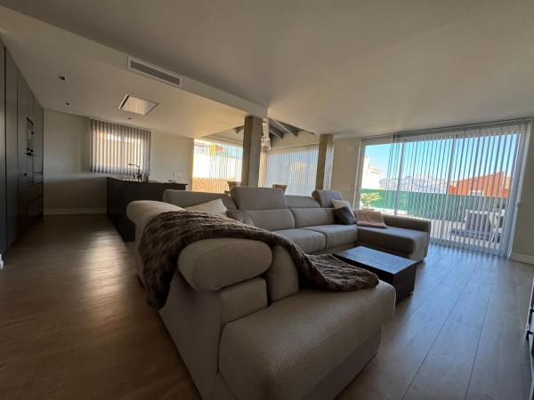 Chalet pareado en avenida Ponoig