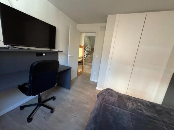 Chalet pareado en avenida Ponoig