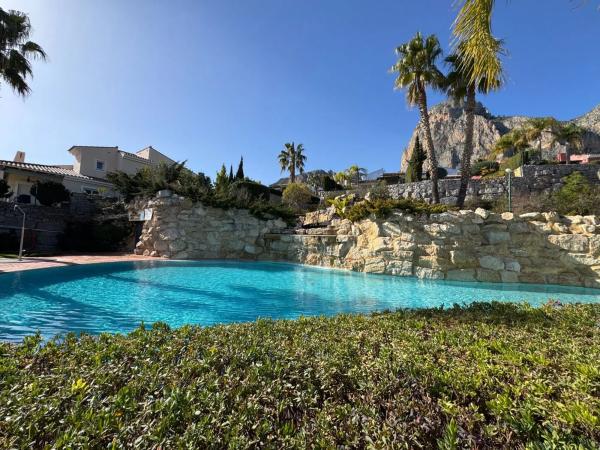 Chalet pareado en avenida Ponoig