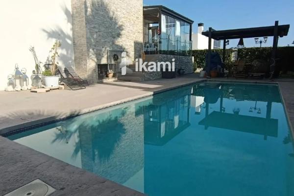 Casa independiente en calle Capri