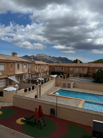 Chalet adosado en calle rafael luis gomez carrasco, 4