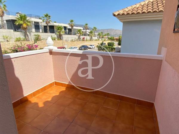 Casa independiente en calle Maigmó