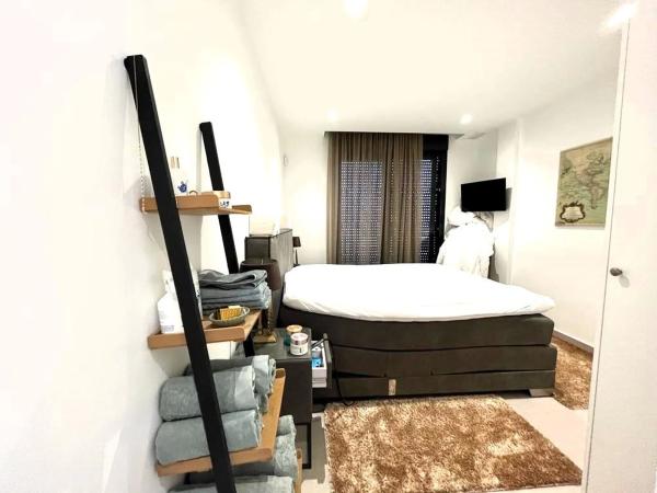 Casa independiente en calle Amsterdam s/n