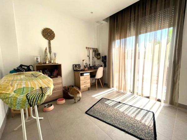 Casa independiente en calle Amsterdam s/n