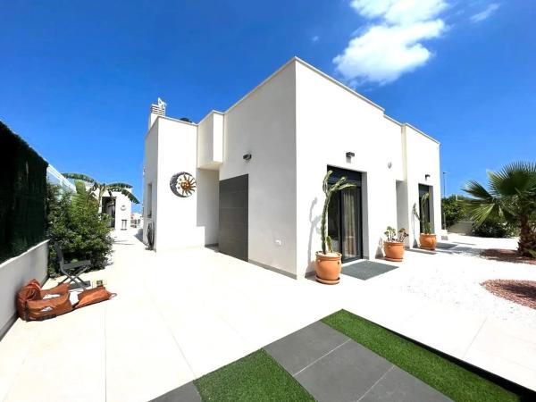 Casa independiente en calle Amsterdam s/n