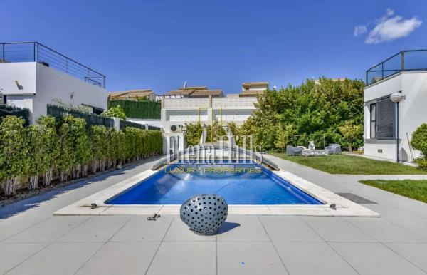 Casa independiente en avenida Principal Novap Ue2-3