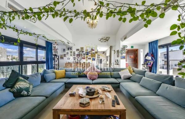 Casa independiente en avenida Principal Novap Ue2-3