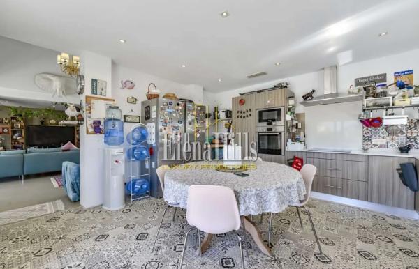 Casa independiente en avenida Principal Novap Ue2-3