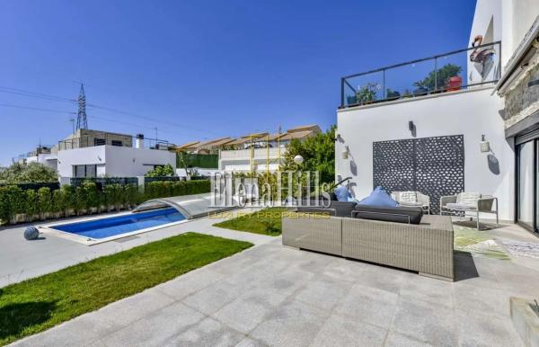 Casa independiente en avenida Principal Novap Ue2-3