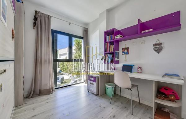 Casa independiente en avenida Principal Novap Ue2-3