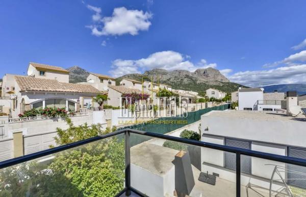 Casa independiente en avenida Principal Novap Ue2-3