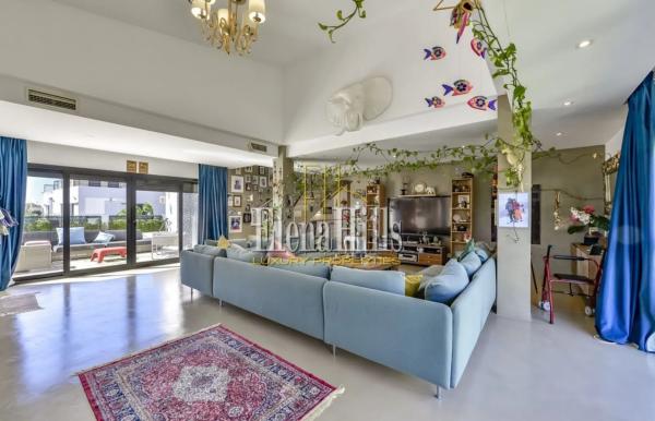 Casa independiente en avenida Principal Novap Ue2-3