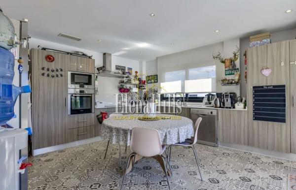 Casa independiente en avenida Principal Novap Ue2-3