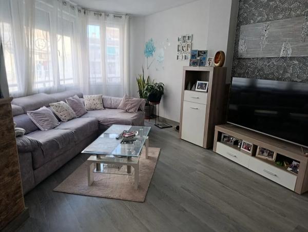 Piso en avenida Marina Baixa, 5