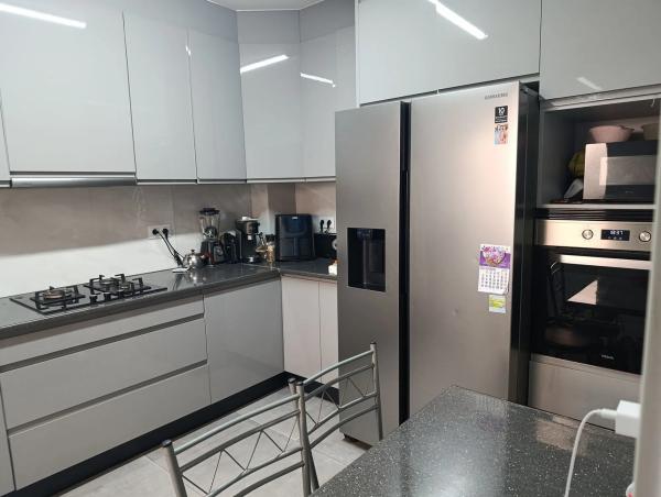 Piso en avenida Marina Baixa, 5