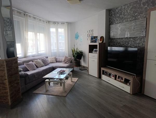 Piso en avenida Marina Baixa, 5