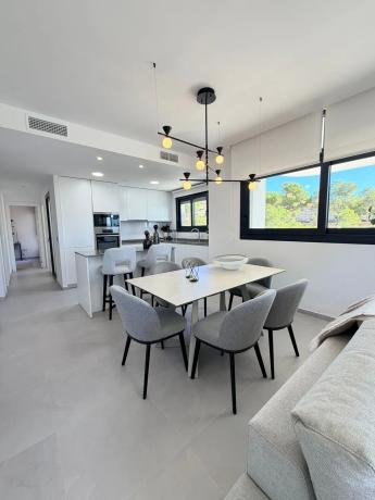 Piso en calle Presidente Adolfo Suárez s/n