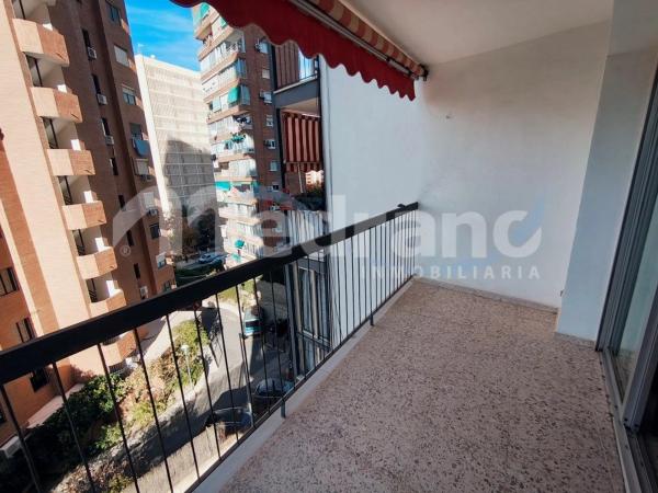 Piso en avenida de Montecarlo, 12