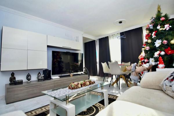 Piso en avenida de Suecia, 2