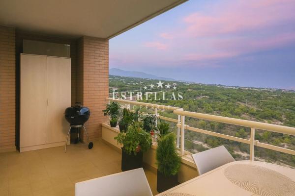 Piso en calle Presidente Adolfo Suárez