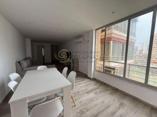 Piso en calle Derramador, 14