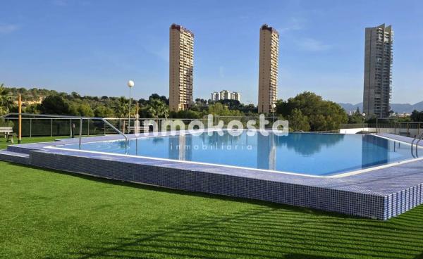 Piso en calle Presidente Adolfo Suárez