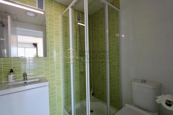 Piso en calle de Viena, 8