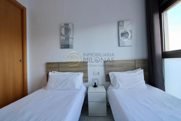 Piso en calle de Viena, 8