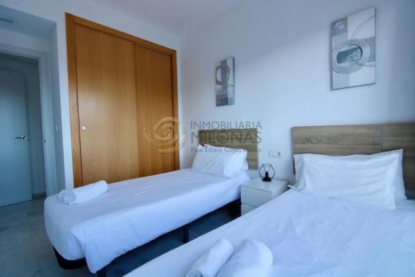 Piso en calle de Viena, 8