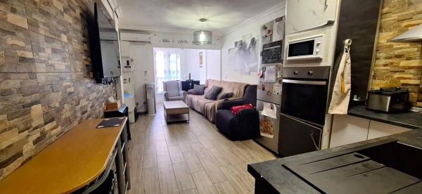 Piso en avenida Callosa D'Ensarrià