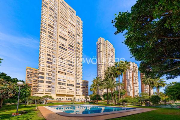 Piso en calle Islandia, 6