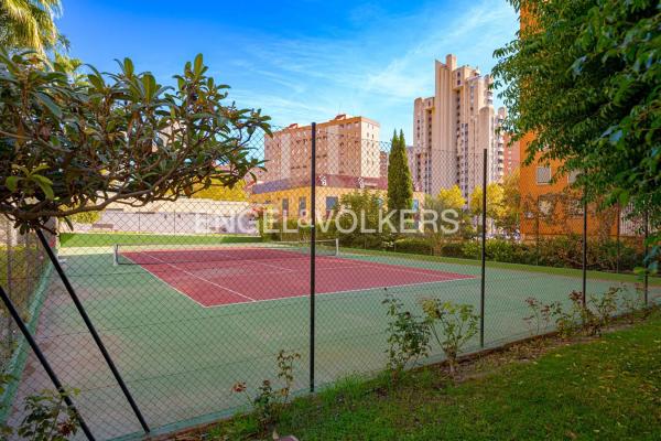 Piso en calle Islandia, 6