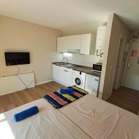 Estudio en Av Juan Fuster Zaragoza, 3