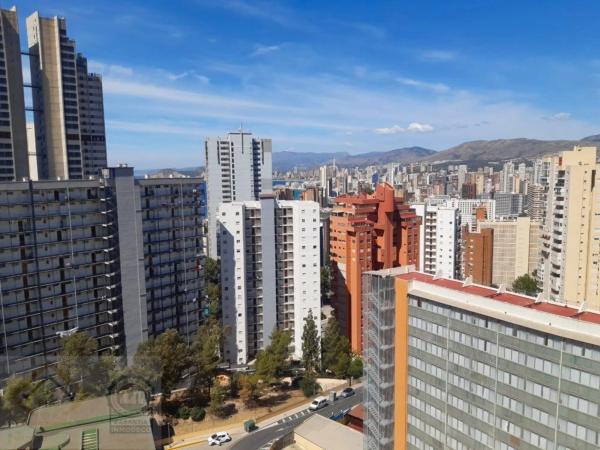 Piso en calle de Viena, 68