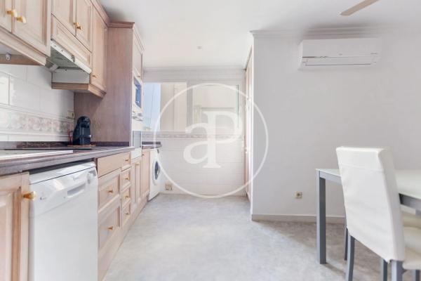 Piso en avenida Mare de Déu del Sofrat