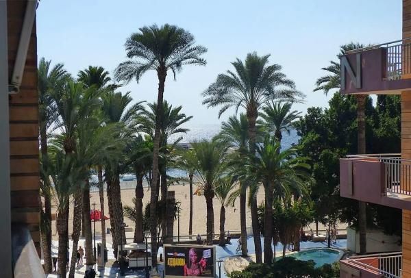 Piso en avenida de los Almendros, 4