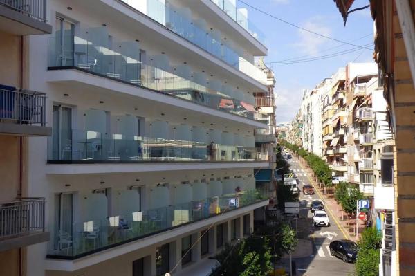 Piso en avenida de los Almendros, 4