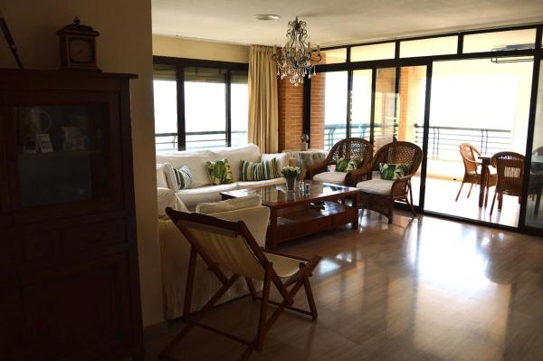 Dúplex en avenida Marina Baixa